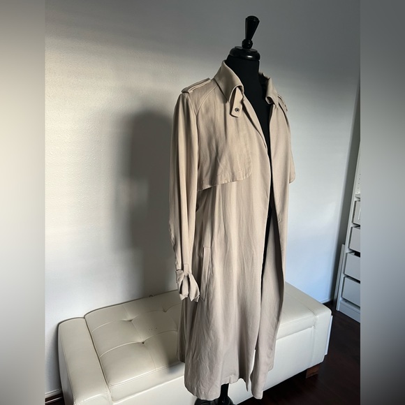 SOLD -ZARA Beige Lightweight Trench Coat Size M - Picture 3 of 8